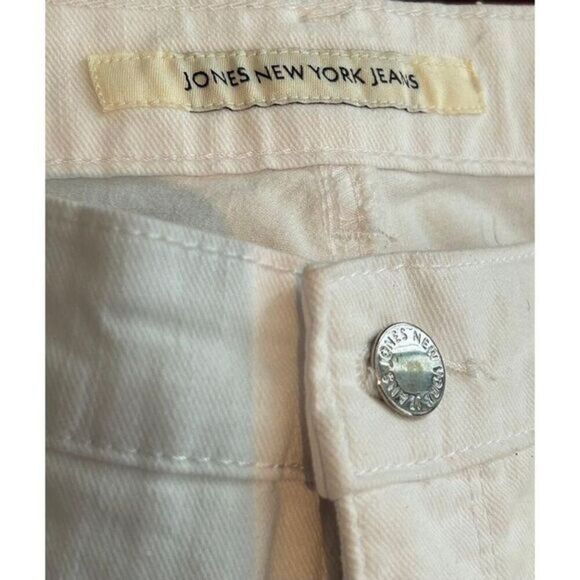 Jones New York White Jeans, size   14 Short. - Picture 3 of 6